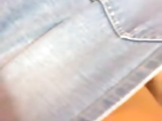 Две подружки в дамашни секс видео гараже трахают друг друга языками