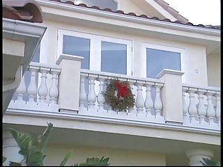 Клевый трах с рыжей у бассейна секс из дома
