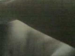 Сексуальные домашнее видео сэкс девушки рано утром решили успокоить свои дырки